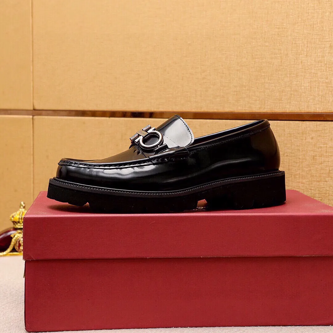 Men's shoes 💰580 💐 Product trademark: Ferragamo "Ferragamo" casual leather shoes Regular size: 38-44 (45.46🉑️customized) Product materials: Selected imported first-layer open-edge beaded cowhide leather upper + luxury hardware buckle, imported water-dyed cowhide leather lining. Strong three-dimensional visual effect, original outsole color: 4⃣️seed leather materials available